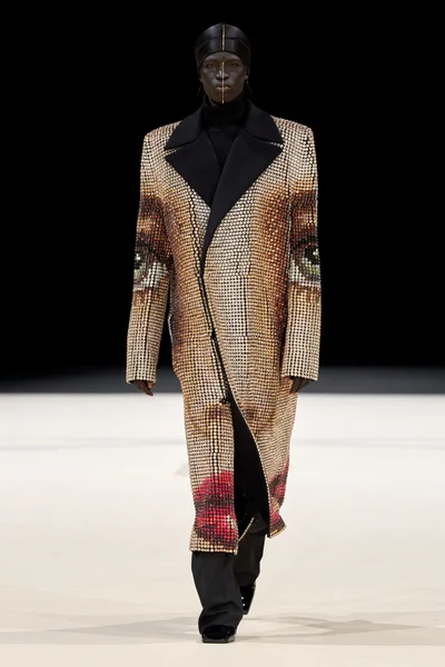 Look 1